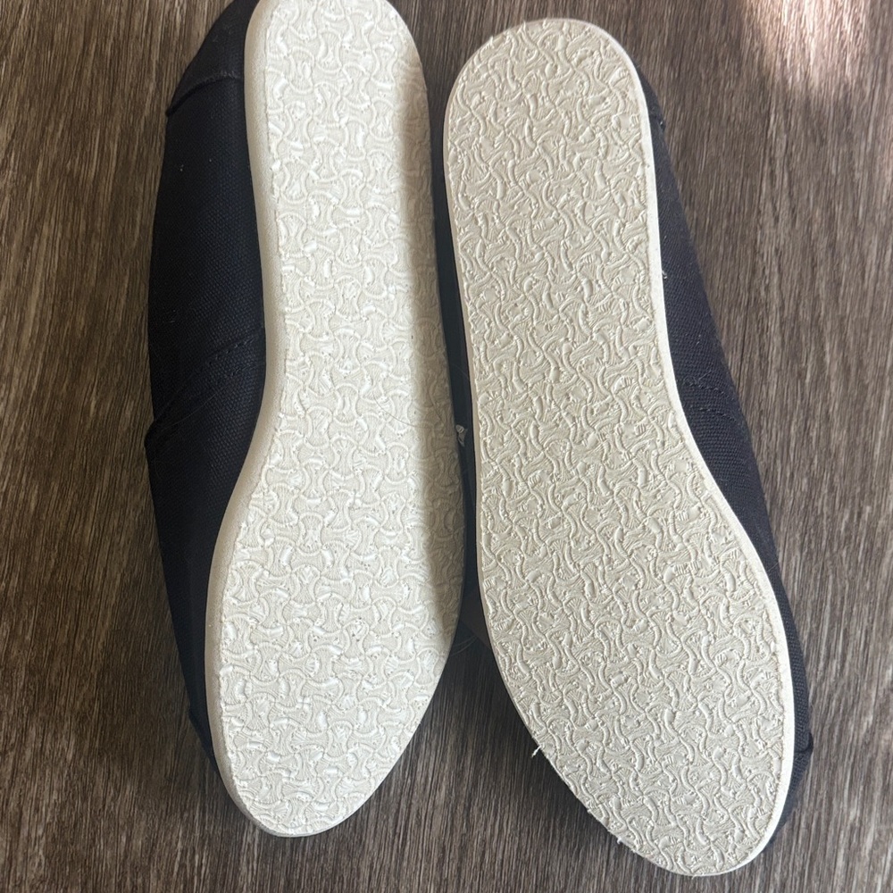 TOMS Classic Black Canvas Slip-Ons - Picture 3 of 4